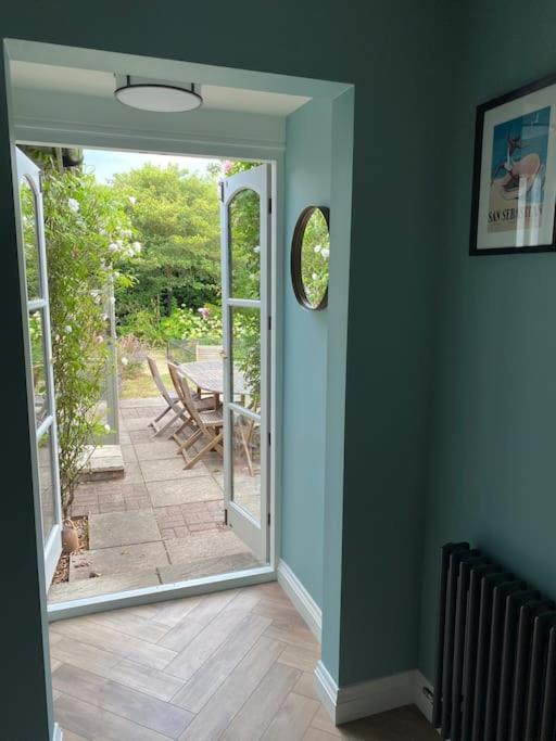 Lovely Quiet Cottage Sleeps 4 Adults, 4 Children, Dog Friendly 클레이 넥스트 더 시 외부 사진