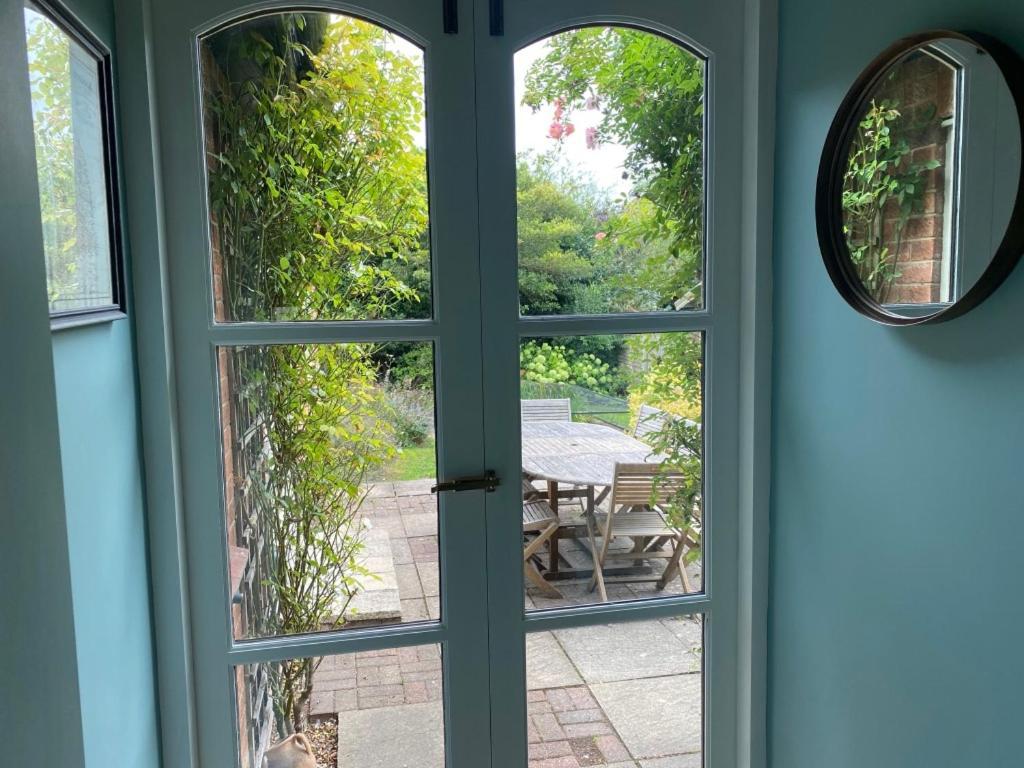 Lovely Quiet Cottage Sleeps 4 Adults, 4 Children, Dog Friendly 클레이 넥스트 더 시 외부 사진